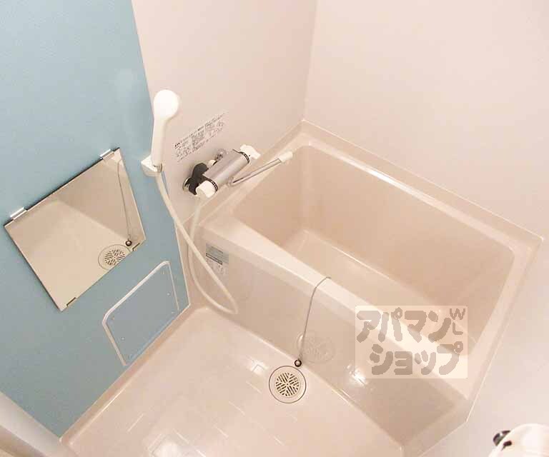 バス・シャワールーム　カラーパネルがいい感じです！