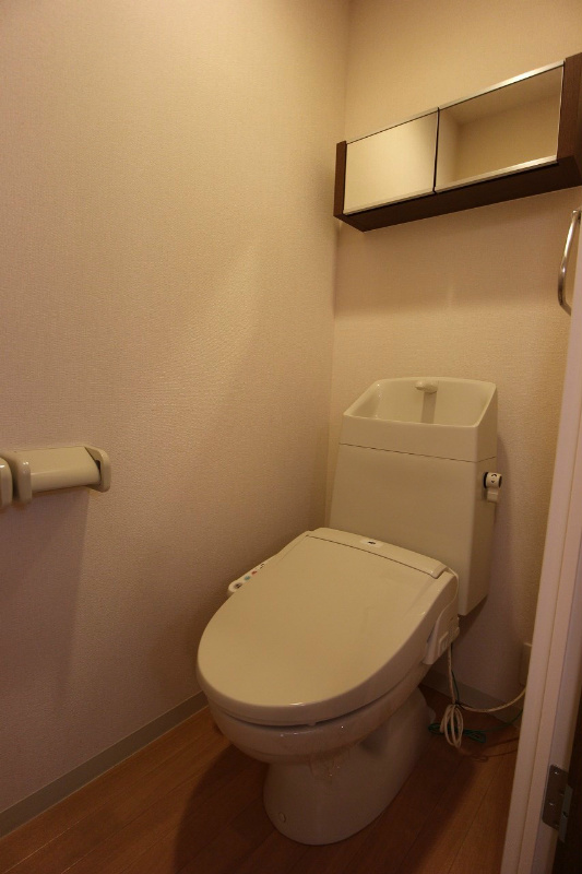 トイレ　収納付きのお手洗い♪