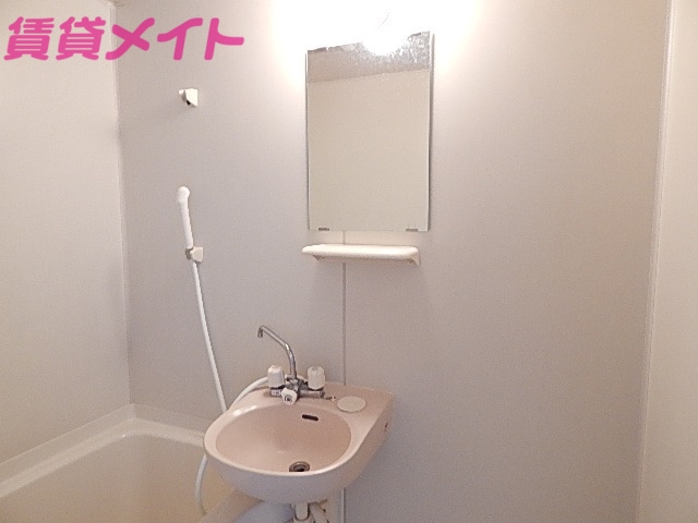 洗面設備　同物件別室写真