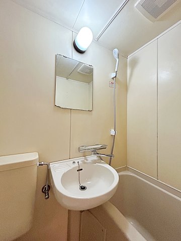 洗面設備　独立洗面台です