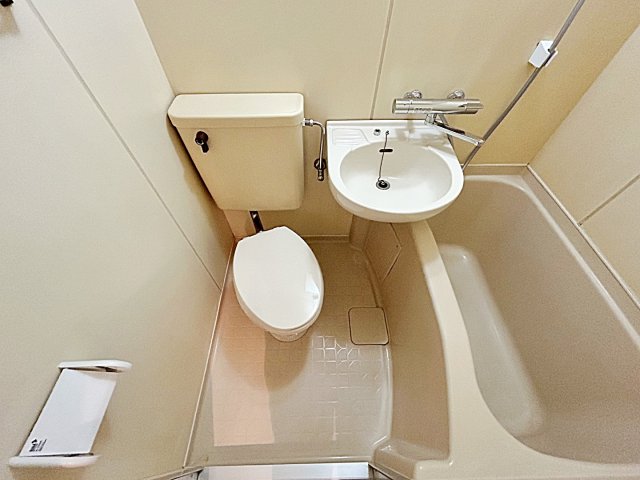 トイレ　落ち着いた色調のトイレです