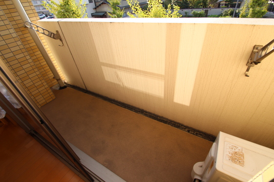 バルコニー　他部屋の写真です。