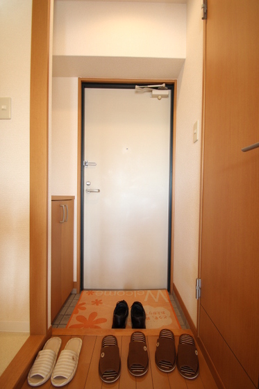 玄関　他部屋の写真です。