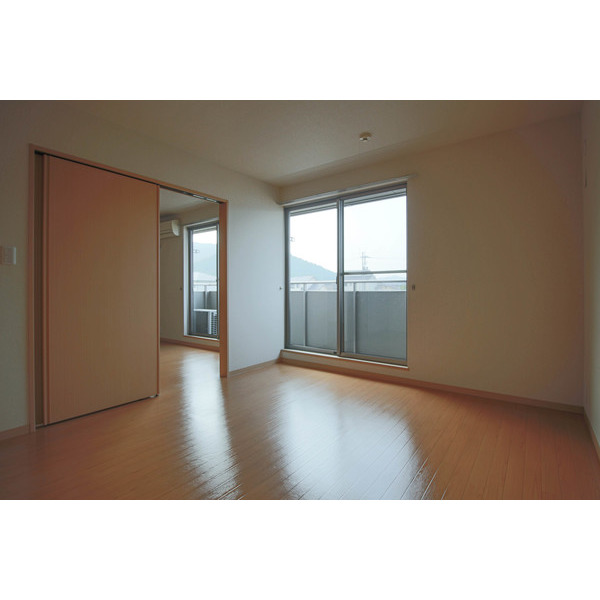 居室・リビング　同じ敷地内別のお部屋