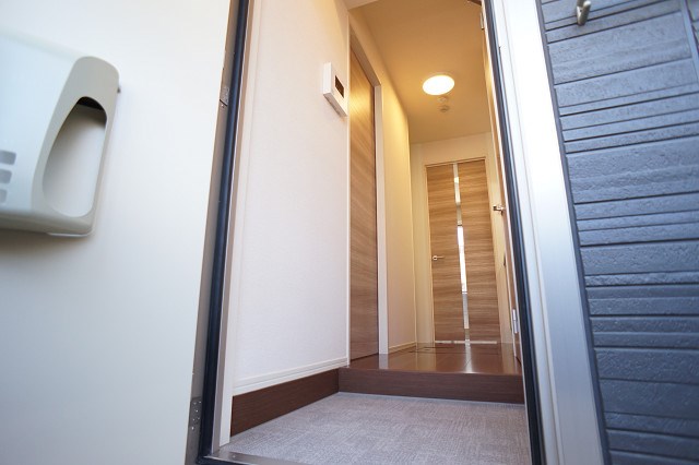 玄関　レーベンハウス桶川店へ　048-787-5511