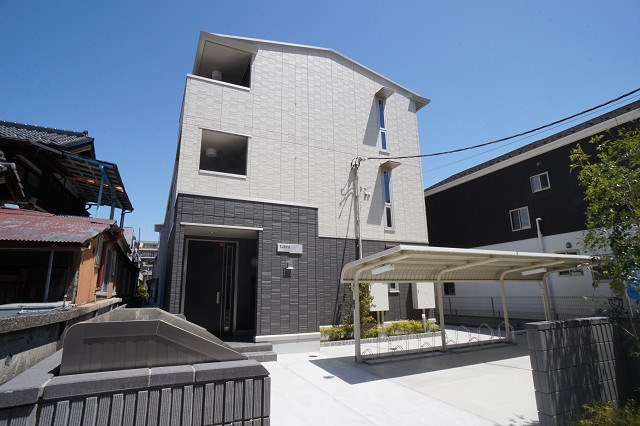 建物外観　レーベンハウス桶川店へ　048-787-5511