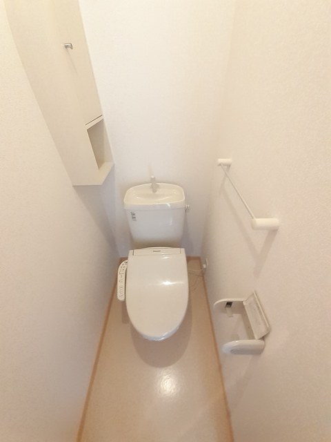 トイレ　暖房便座・ウォシュレット付き