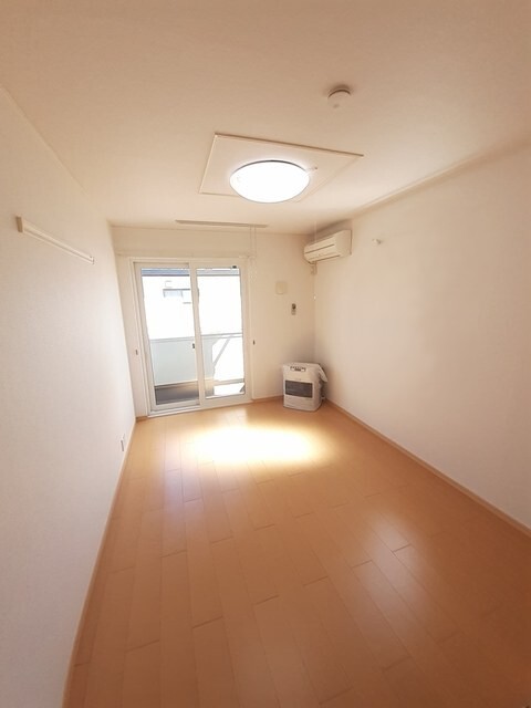 居室・リビング　南向きの明るいお部屋
