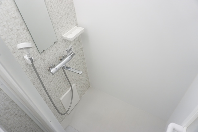 バス・シャワールーム　★一日の疲れを癒すシャワールーム（浴槽はありません）★