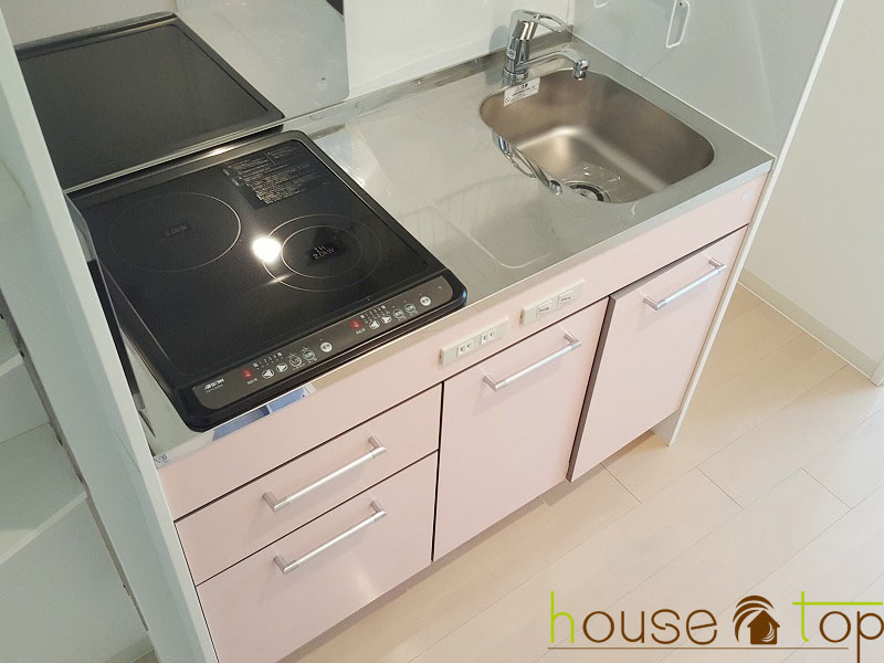 キッチン　2口コンロ付ＩＨクッキングヒーター！調理スペースも広いですよ