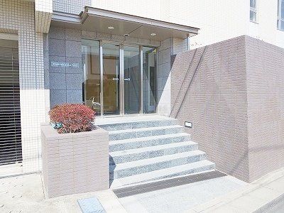 エントランス　部屋探しは株式会社　タウンハウジング　までお気軽にお問合せ…