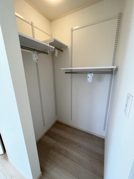 収納　ウォークインクローゼットです