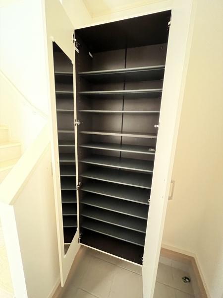 その他設備　下駄箱あります！