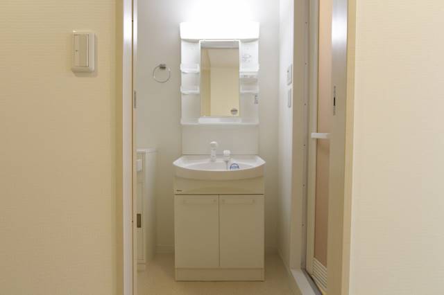 洗面設備　※１００３号室内装写真参照