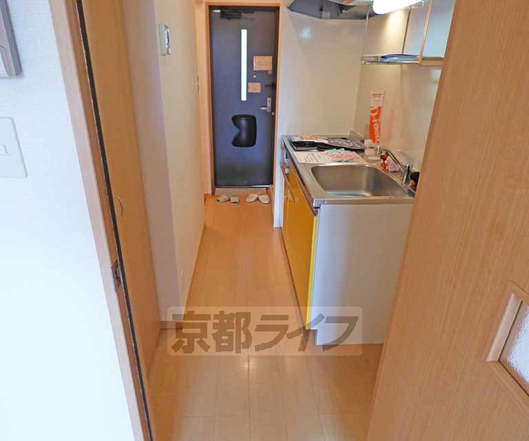 その他部屋・スペース　お部屋から見た廊下です。