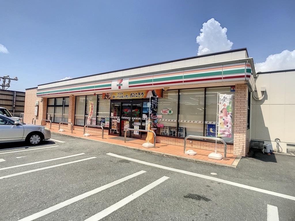 コンビニ　セブンイレブン山口上平井店（コンビニ）まで219m