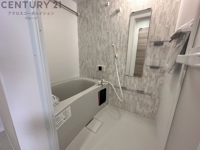 バス・シャワールーム　便利な追い炊き、浴室乾燥機付き♪