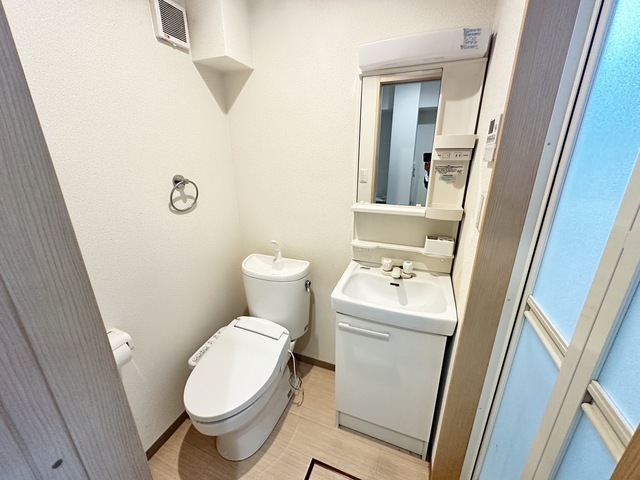 洗面設備　※参考別号室の写真です