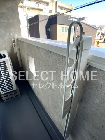 バルコニー　お洗濯にも便利なバルコニー付き