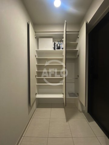 収納　プレミストタワー靭本町　玄関収納