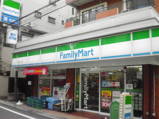 コンビニ　ファミリーマート巣鴨三丁目店（コンビニ）まで549m