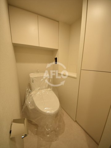 トイレ　コンフォリア北堀江一丁目　温水暖房洗浄便座つき