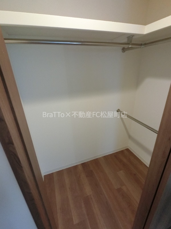 収納　収納（ウォークインクローゼット）