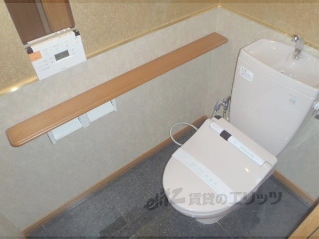 トイレ　ウォシュレット