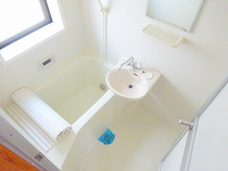 バス・シャワールーム　写真は101です。