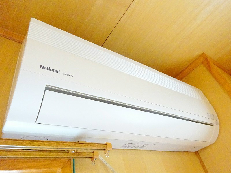 その他設備　冷暖エアコン付き　写真は101です。