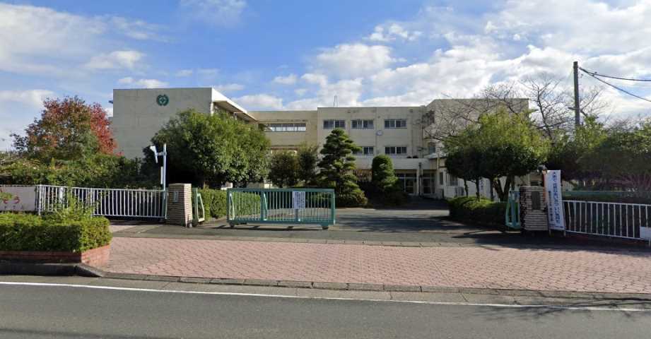 小学校　磐田市立磐田北小学校（小学校）まで1042m