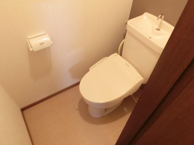 その他設備　各お部屋に１基づつございます。