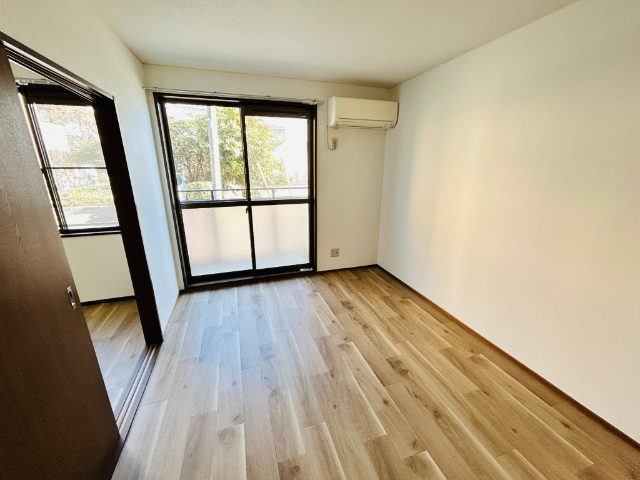 玄関　直接お部屋が見えない玄関です。