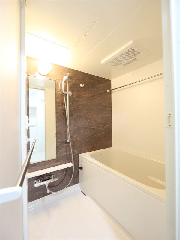 バス・シャワールーム　バスルーム　浴室暖房乾燥機付き