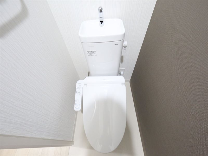 トイレ　温水洗浄暖房便座付トイレ