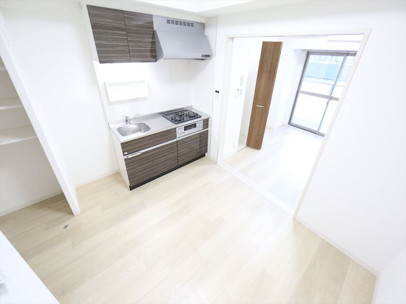 居室・リビング　DK7.1帖　システムキッチン