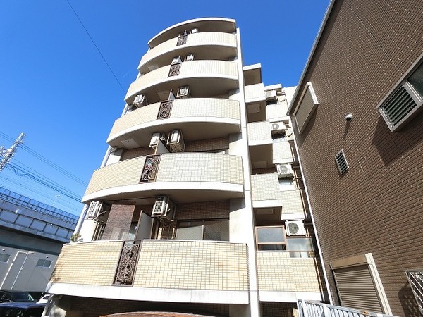 建物外観　１９９０年２月築です