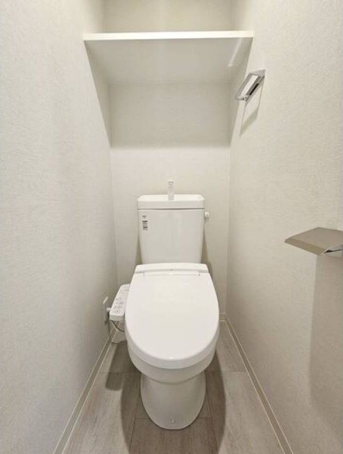 トイレ　温水洗浄便座