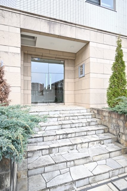 エントランス　ゆとりのあるエントランスです