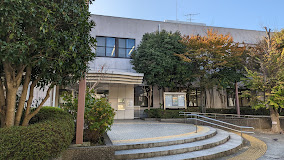 図書館　港南図書館（図書館）まで836m