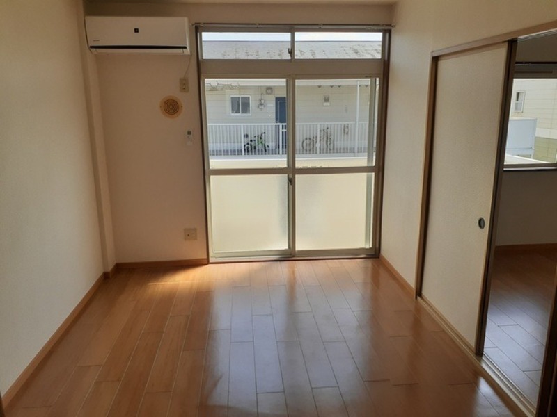 居室・リビング　図面と現状に相違がある場合には現状を優先