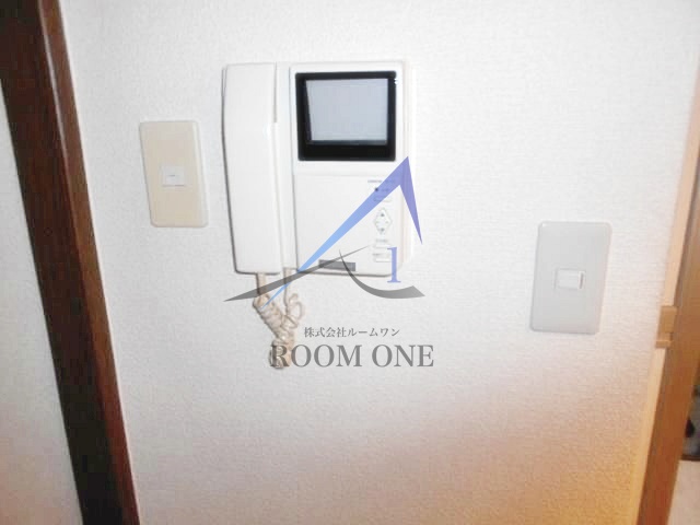 セキュリティ　モニター付きインターホンです。