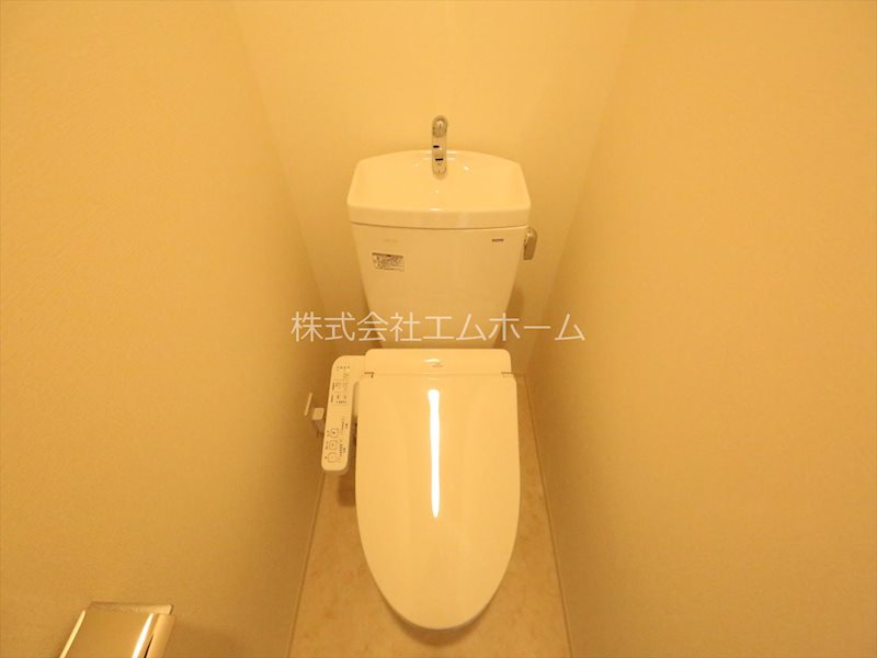 トイレ　温水洗浄暖房便座付トイレ