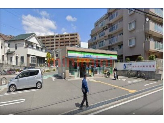 コンビニ　ファミリーマート吹田長野西店（コンビニ）まで342m