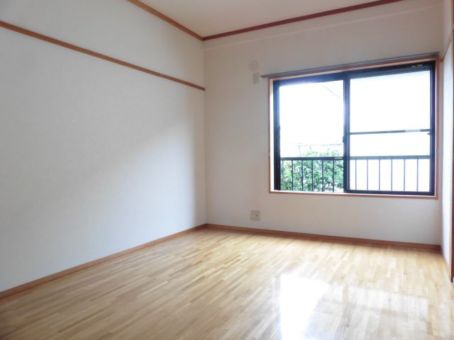 居室・リビング　明るい室内