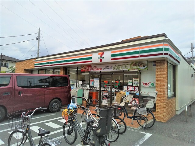 コンビニ　セブン－イレブン　足立青井５丁目店（コンビニ）まで290m