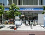 コンビニ　ローソン白金高輪駅前店（コンビニ）まで130m