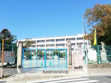 小学校　箕面市立箕面小学校（小学校）まで682m