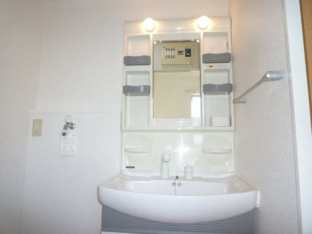 洗面設備　シャワー付洗面台