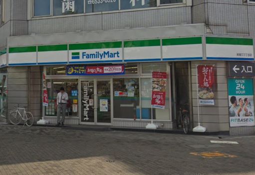 コンビニ　ファミリーマート 南堀江三丁目店（コンビニ）まで205m